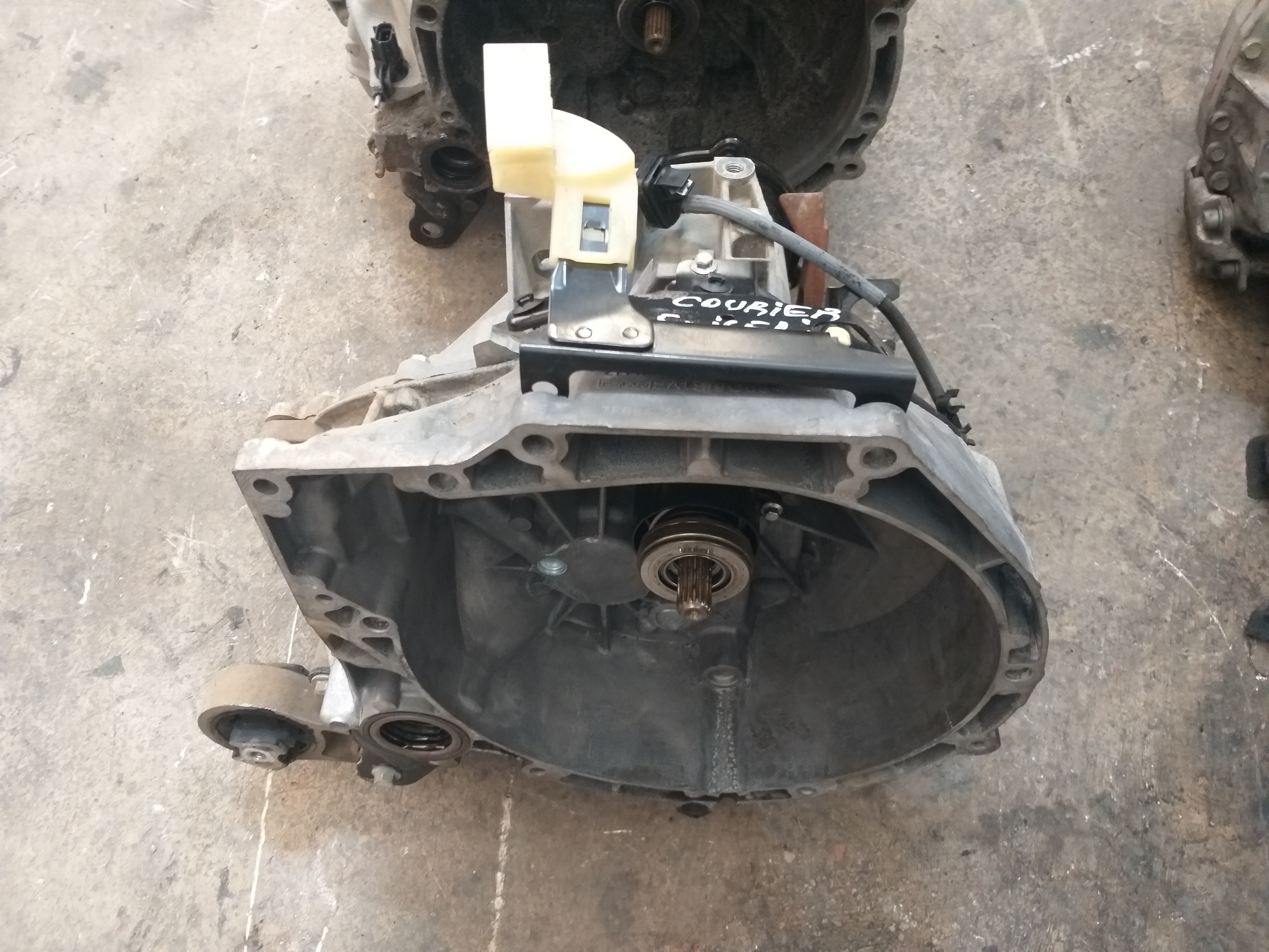 2015 COURİER 5 İLERİ ŞANZIMAN